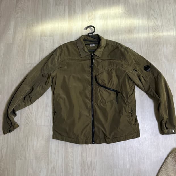 CP 컴퍼니 크롬 나일론 오버셔츠 