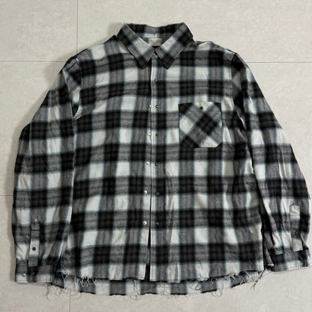 (XL) 블랙아웃 다임백 체크셔츠