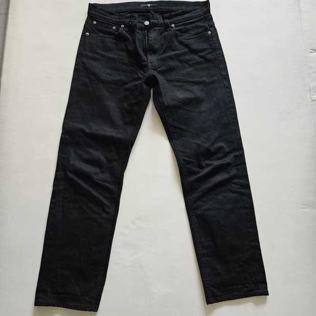 [32] 유니클로 +j 슬림핏 셀비지 진 블랙