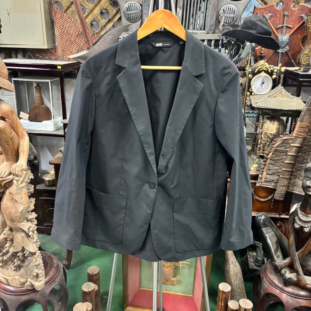 유니클로와 띠어리(Theory) 스판 블랙 자켓