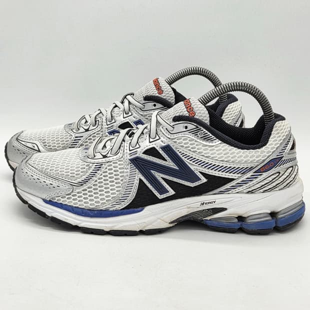  뉴발란스 860v2 메탈릭 실버 (260 D)