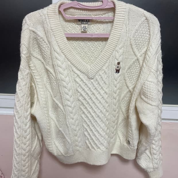 후아유 브이넥 꽈배기니트