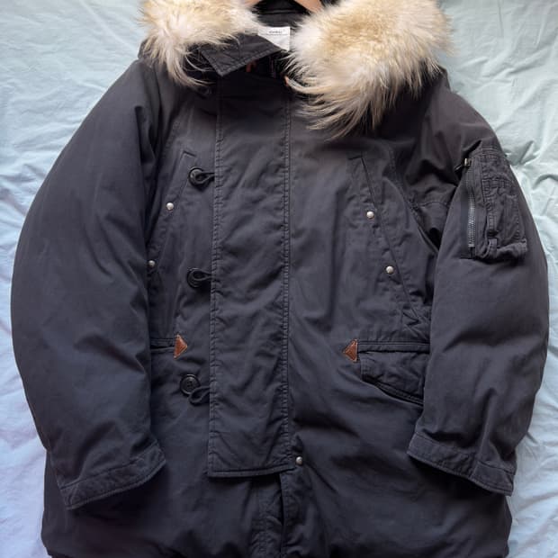 비즈빔 22AW 발데즈 다운 블랙