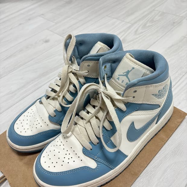 나이키 조던 1 미드 세일 앤 원 블루 운동화