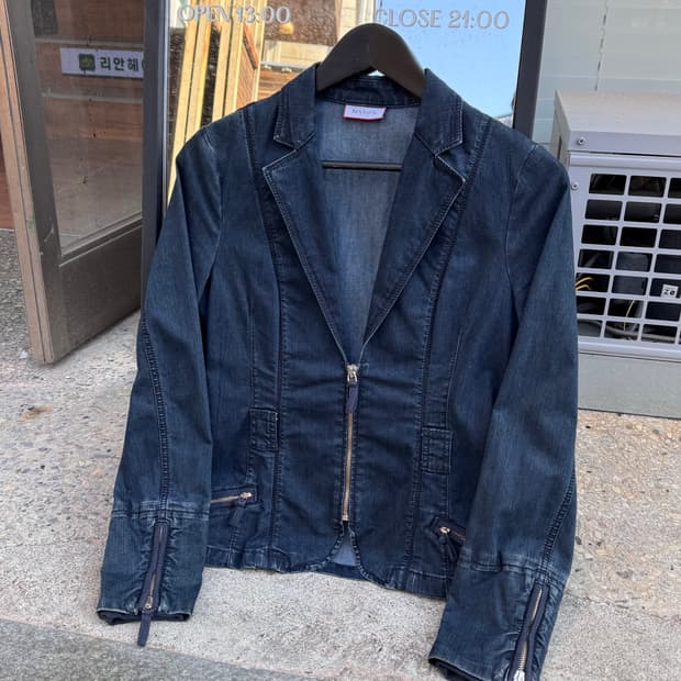 막스앤코 지퍼 디테일 데님자켓 