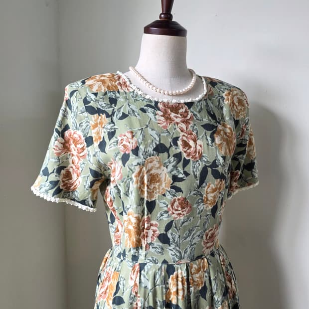 플라워 레이스 포인트 반팔 롱 원피스