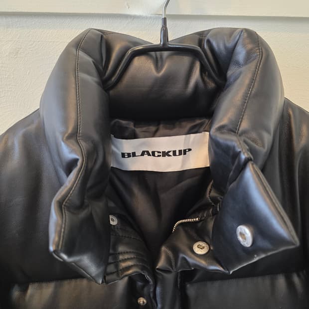 블랙업 레더 숏패딩 블랙