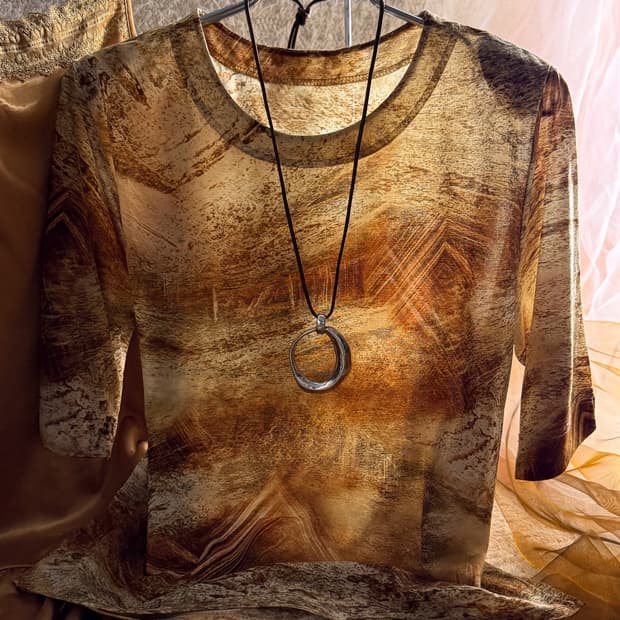 Gold Drawing Pattern T-shirt 0168