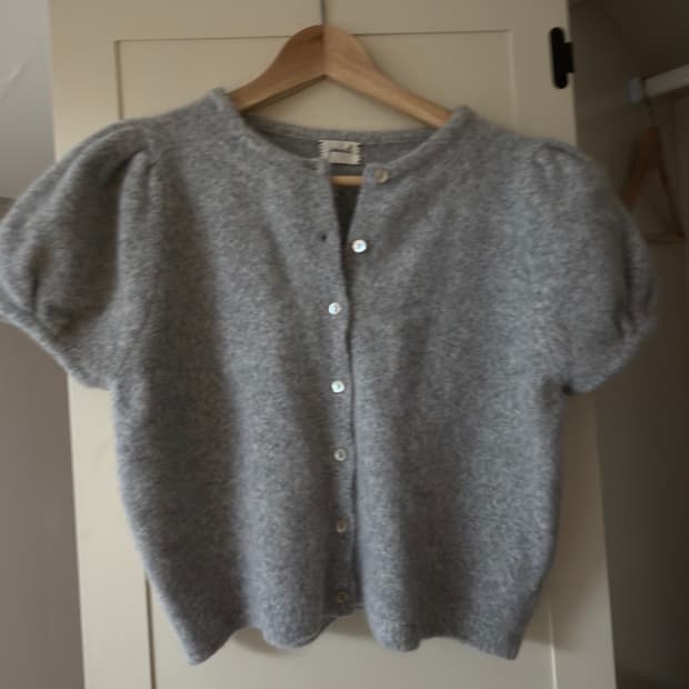 프리베일 퍼프 반팔니트 (지나정 착용)