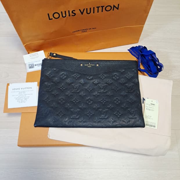 [정품/영수증풀세트] 루이비통 모노그램 앙프렝뜨 블랙 클러치