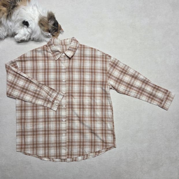 베이지 체크 셔츠