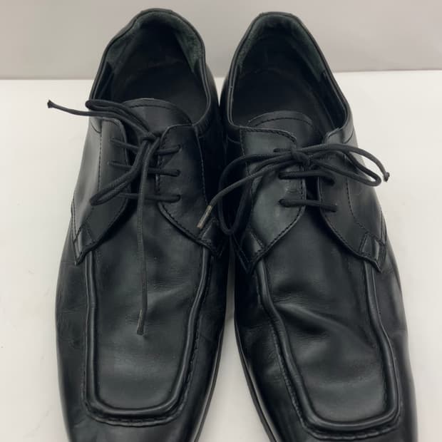 토즈 플랫 스퀘어 로퍼 