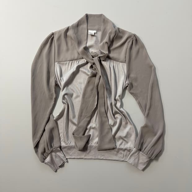 소프트 타이 넥 블라우스