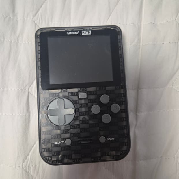 KITH x 캡콤 Hyper Mega Tech Super Pocket