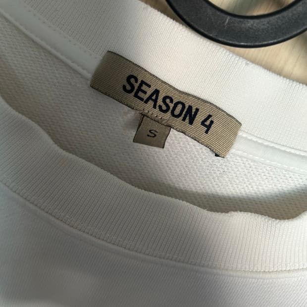 이지 시즌 4 맨투맨 s