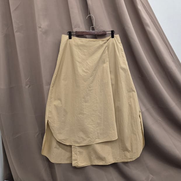 코스 언발란스 랩 스커트