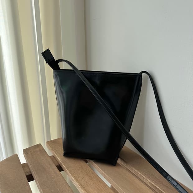 이세이미야케 im product 가죽 숄더백