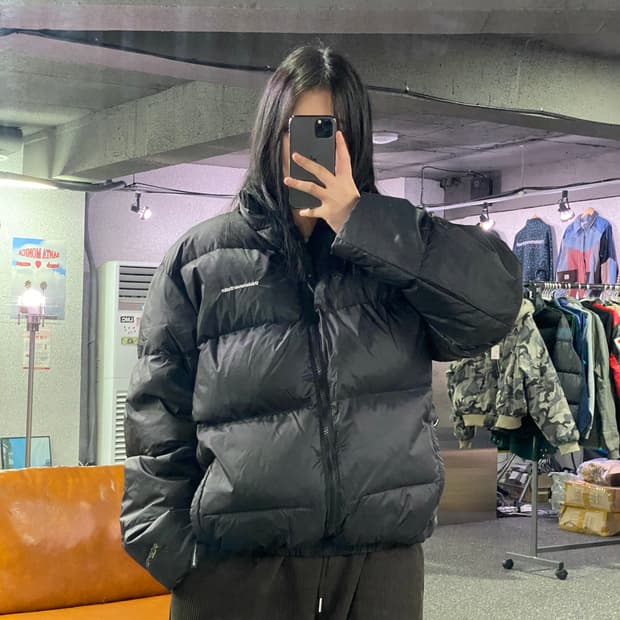 디스이즈네버댓 스몰로고 블랙 패딩 B3649