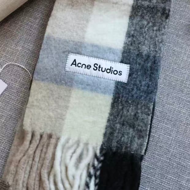아크네 스튜디오 모헤어 체크 머플러 블루 베이지 블랙