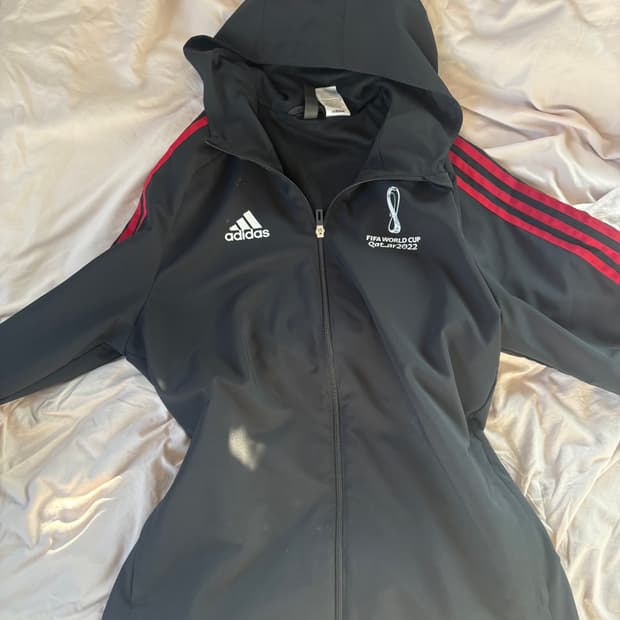 (🚨희귀) 아디다스 카타르 월드컵 2022 트랙 집업 블랙 레드 삼선