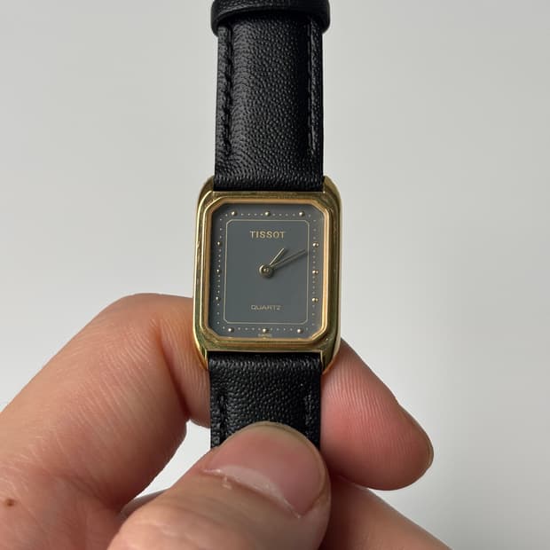 1980s Grey Dial Gold Tank Ladies Quartz
