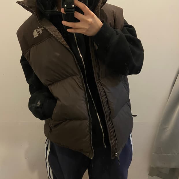 노스페이스 1996 눕시 700 브라운 패딩 베스트