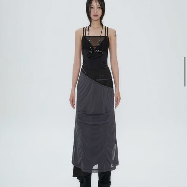 [크림_198,000_현재품절] 오호스 레이어드 매쉬 스트랩 스커트 블랙