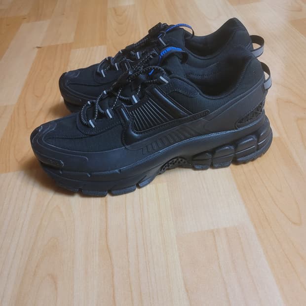 (새상품)나이키 에어 줌 보메로 롬 255mm