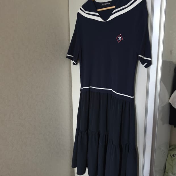 럭키슈에뜨 세일러 카라 반팔 원피스 네이비