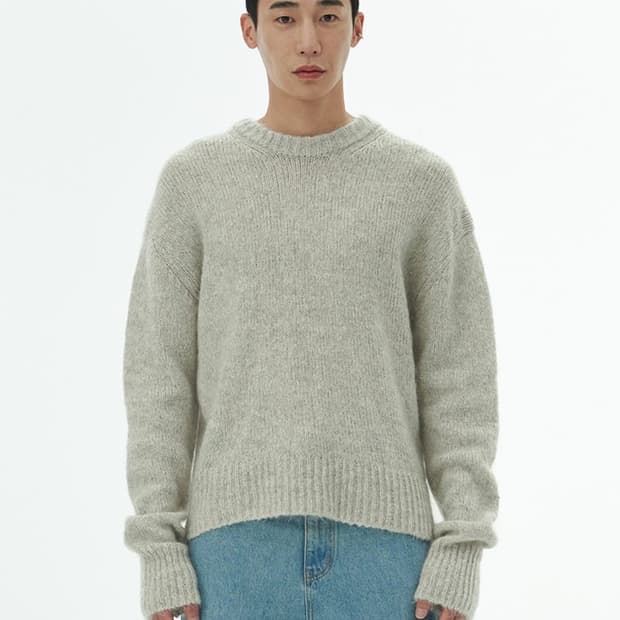 아모멘토 라운드넥 풀오버 니트