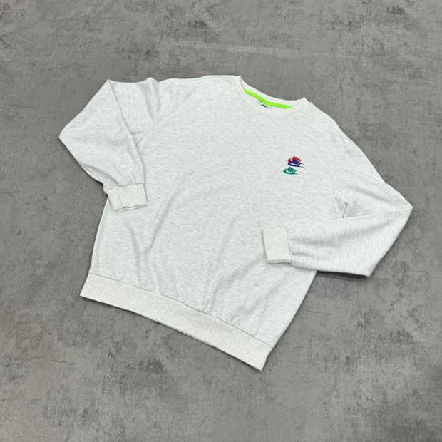 나이키 멀티 스우시 맨투맨