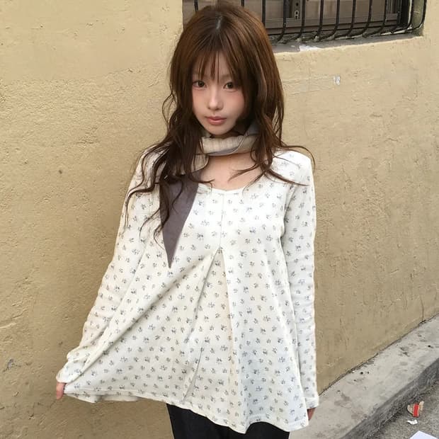 Floral Tuck Longsleeve, Cream