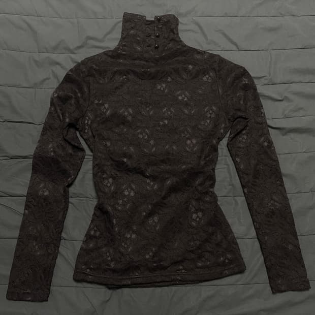 블랙 레이스 플라워 패턴 하이넥 슬리브