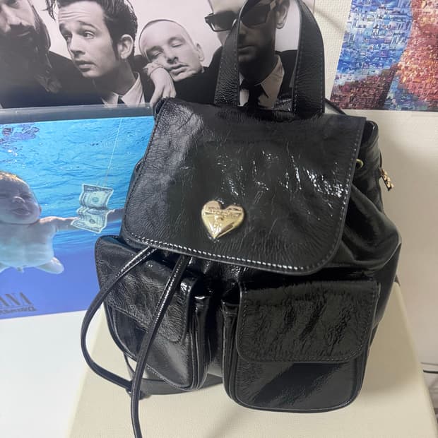 앙트레브 블랙 레더 백팩