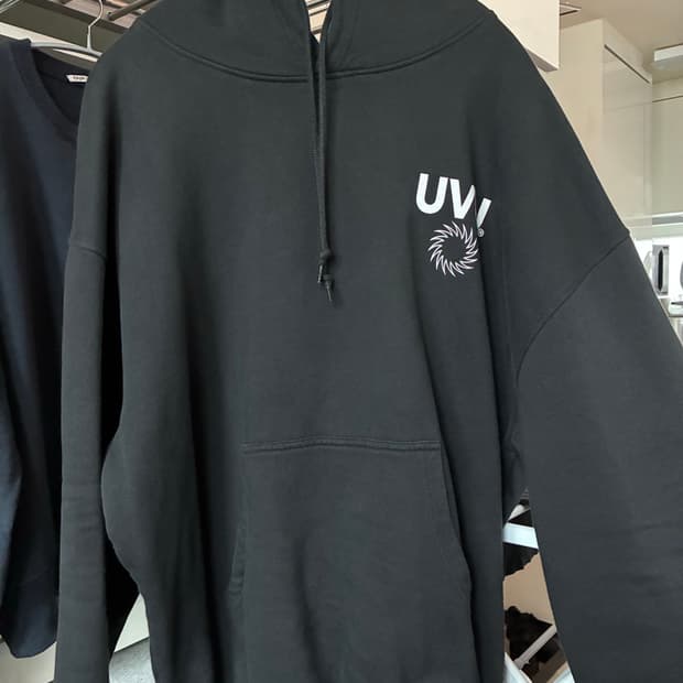 [M] UVU 인시그니아 후드티