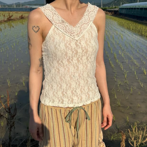 빈티지 아이보리 플라워 레이스 슬리브리스