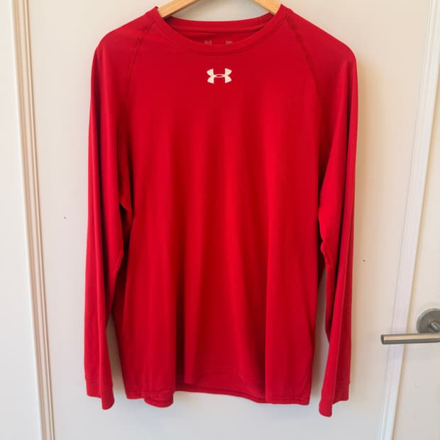 언더아머(UNDER ARMOUR) 기능성 긴팔 레드 