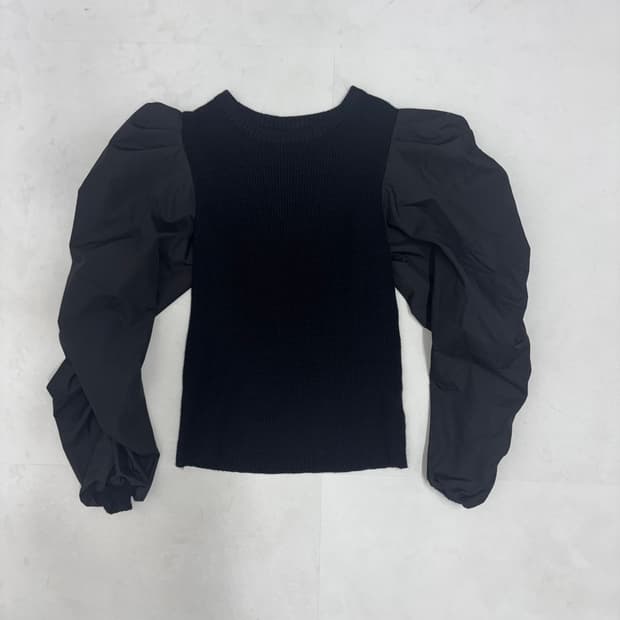PUFFED SLEEVE SHIRRING KNIT