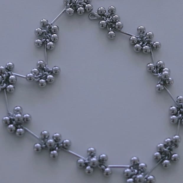 Inodore vine necklace