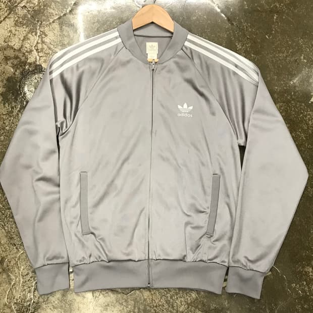 아디다스 그레이 백그래픽 져지