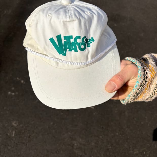 아메리칸 빈티지 화이트 볼캡 