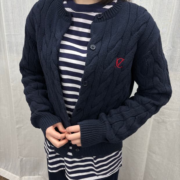 마리끌레르 꽈베기 케이블 니트 가디건