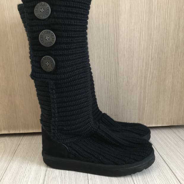 Ugg cardy boots black