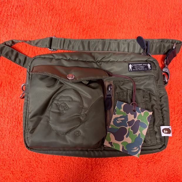 Bape] 패딩 숄더 크로스백 그린