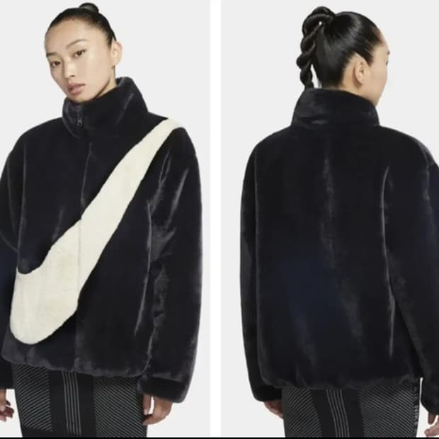 (NIKE] 우먼스 나이키 빅 스우시 플리스 퍼 재킷 66-77