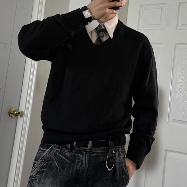 JPN 니트 블랙 V neck