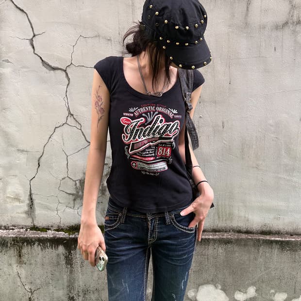00's Y2K Graphic Slim fit Tee