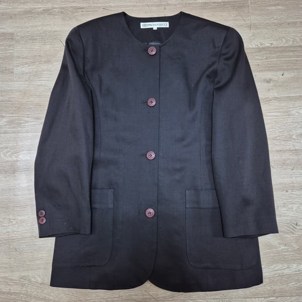 파올로구찌 유니크 버튼 모직 블레이저 자켓 (78)