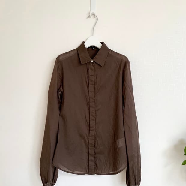 띠어리 브라운 린넨블라우스