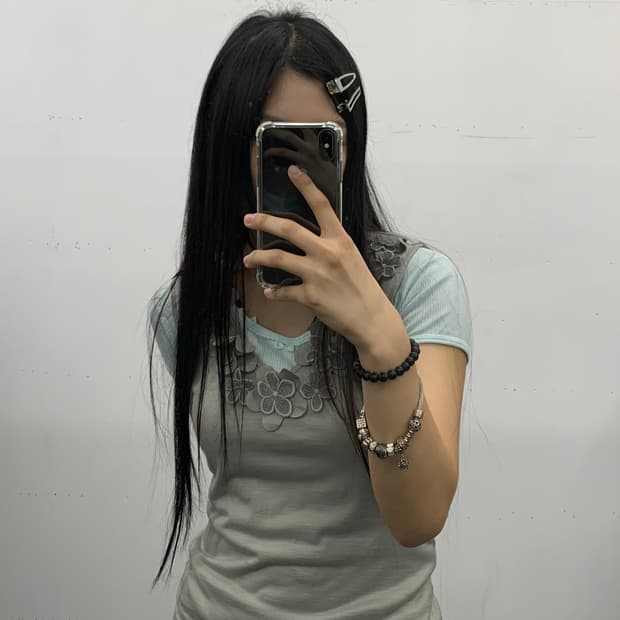 Hiroko bis 플라워 슬리브리스 탑